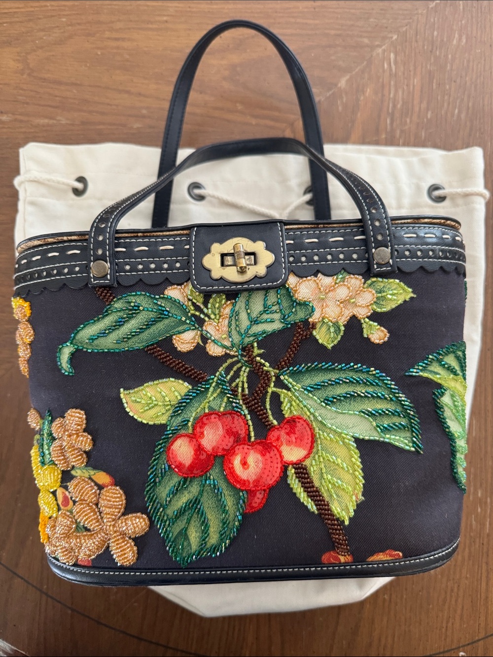 RARE Vintage Isabella Fiore Embellished Beaded Fruit Basket Bucket Handbag Purse - Picture 10 of 16